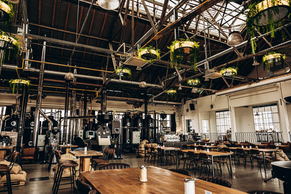 Die Dritan Alsela Roastery – Röster, Rohkaffee und Halle