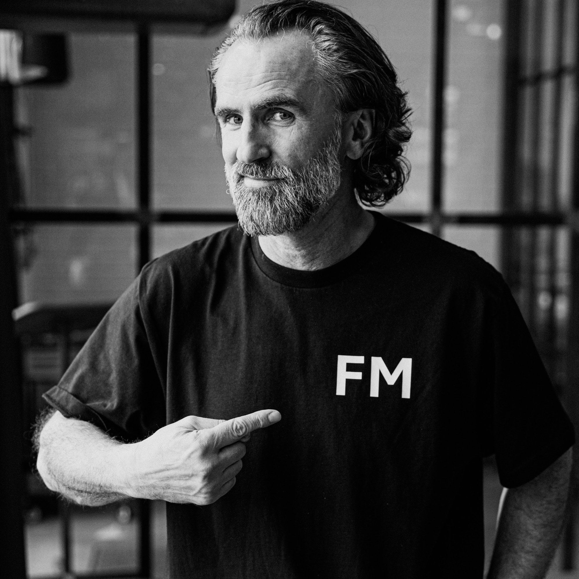 FM Matcha Oversized T-Shirt (unisex) – getragen in der Rösterei